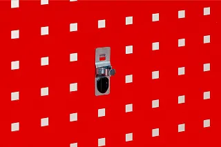 Держатель (зажим) 13 мм для перфорированных панелей с квадратной перфорацией, Wurth 0960050130
