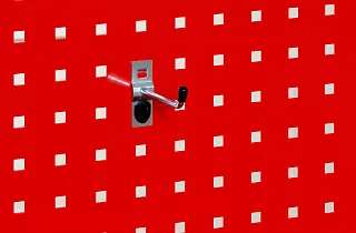 Крючок изогнутый длиной 75 мм для перфорированных панелей с квадратной перфорацией, Wurth 0960050111